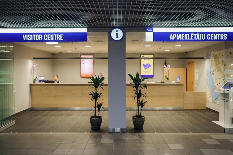 Informationszentrum am Flughafen Riga